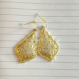 KENDRA SCOTT Addie Gold Drop Earrings